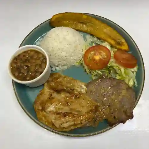 Ejecutivo Mixto Pechuga y Carne