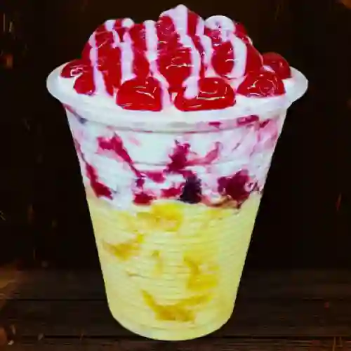 Helado con Cerezas y Leche Condensada
