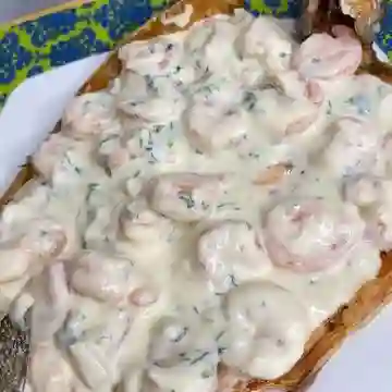 Trucha en salsa de camarones