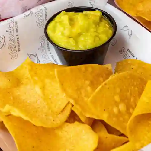 Nachos Sencillos con Guacamole