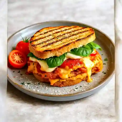 Sandwich Panini De Milanesa De Pollo