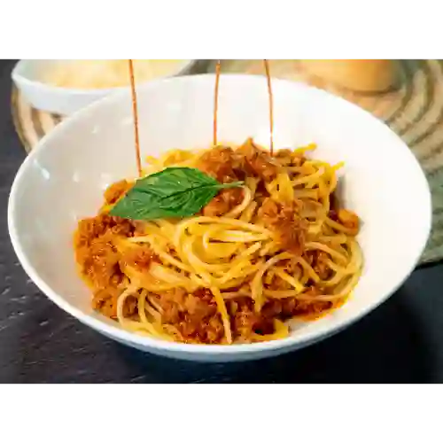 Spaghetti a la Bolognesa para 2 + Bebida