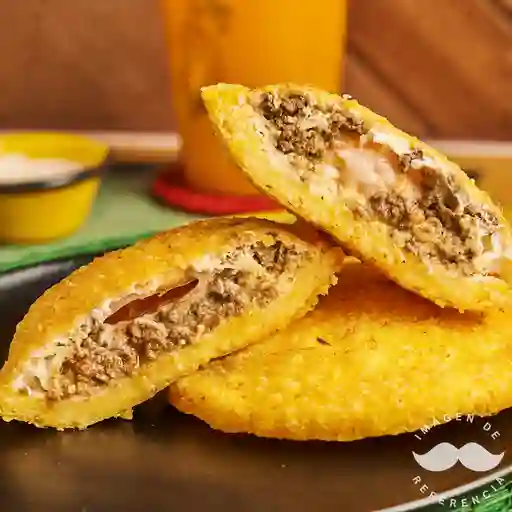 Arepa de Huevo con Carne