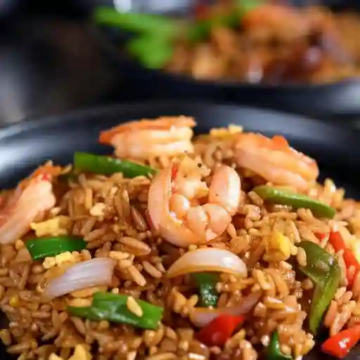 Arroz chaufa de camarones