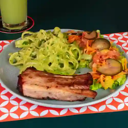 Costilla de Cerdo con Fetuchini Pesto