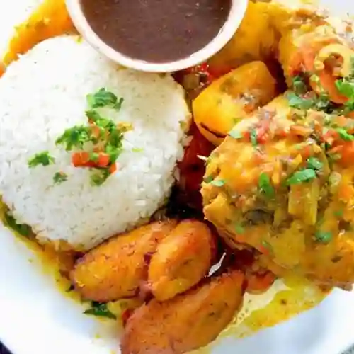 Pollo Guisado