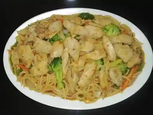 Lo Mein con Pollo