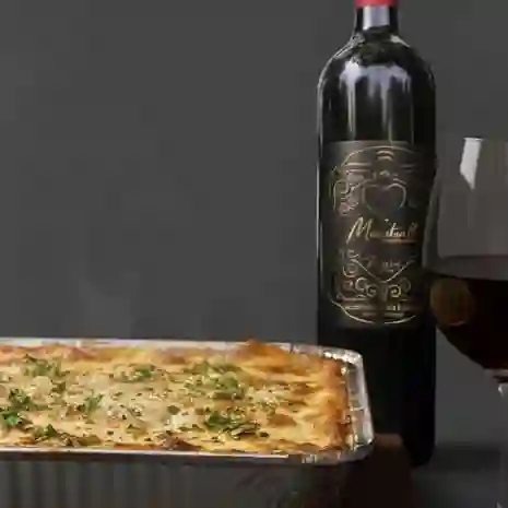 Lasagna para 2 + botella de vino