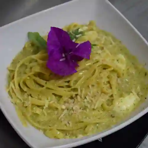 Pasta Pesto y Mozzarella Búfala