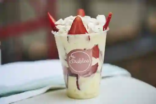 Fresas con Crema y Merengue