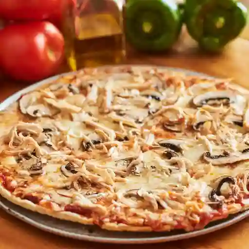 Pizza Pollo y Champiñones