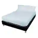 Incluye: Funda de 75 x 50 cm 2 Und + Sábana Ajustable de 160 x 190 x 25 cm 1 Und + Sábana Plana de 210 x 240 cm 1 Und. Juego de Sábanas Elaborado 100% en Poliéster. Color Azul. Para Cama Extradoble. Suave al Tacto. Elaborado en Pakistán. Sku 901809