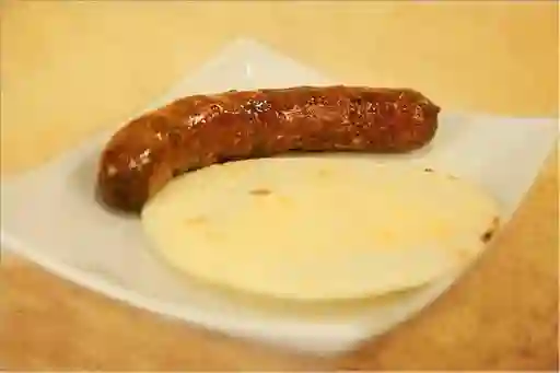 Chorizo de Cerdo con Arepa