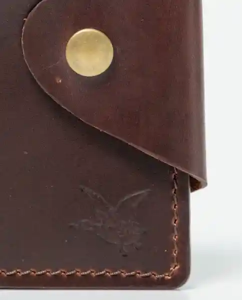 Billetera Snap Leather Goods Café Castaño Oscuro Chevignon