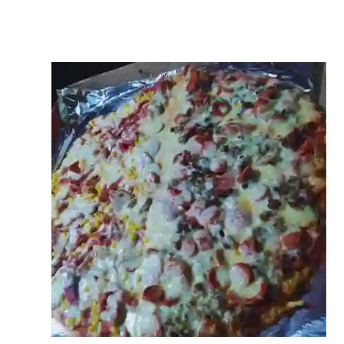 Pizza Familiar Pecadora + Gaseosa 1.5
