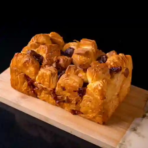 Pan croissant, guayaba y queso campesino