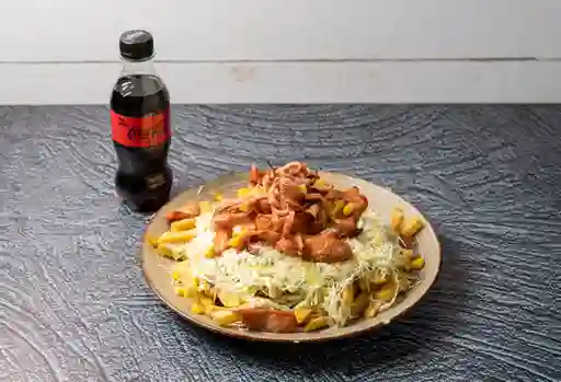 Salchipapa ranchera + bebida 250 ml