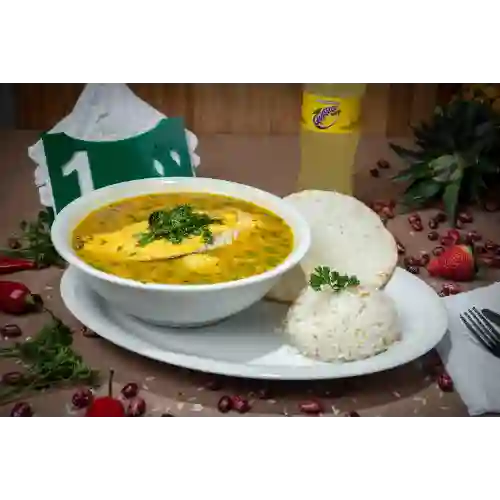 Consomé de Pescado con Presa