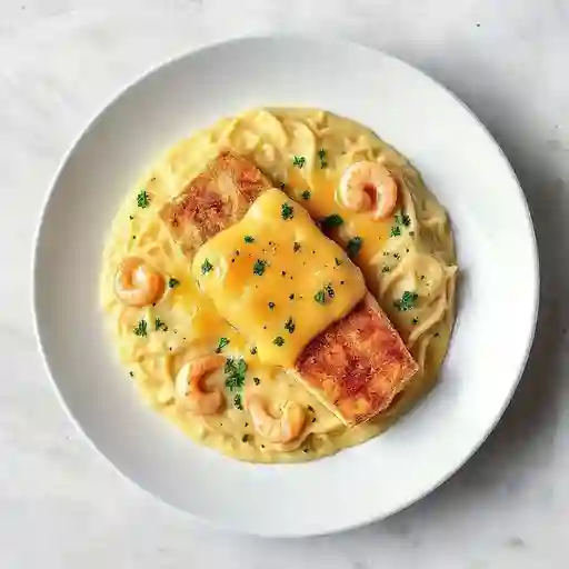 Filete en Salsa de Camarón Gratinado