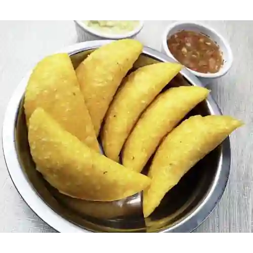 Empanada Solo Pollo