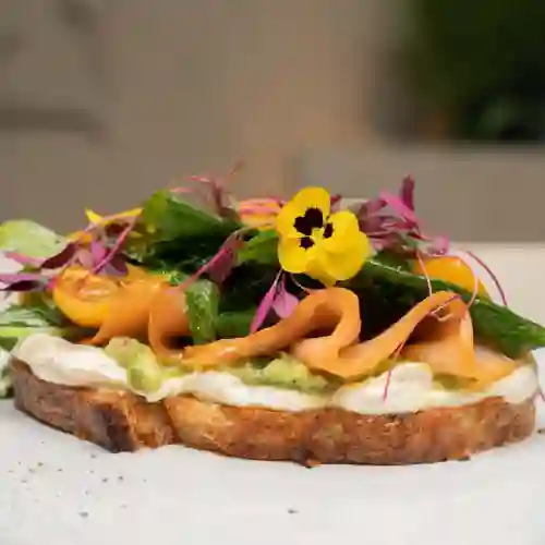Tostadas de Salmon