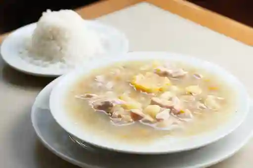 Sopa de Pollo Grande