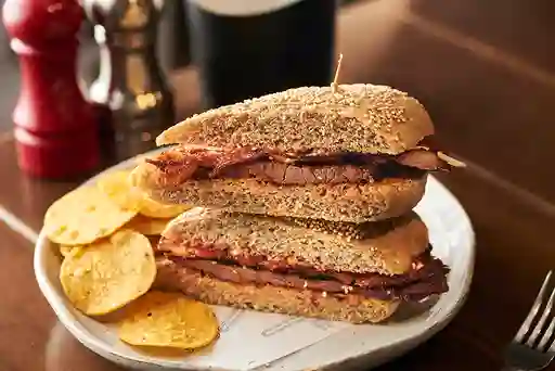 Beef And Bacon Sándwich