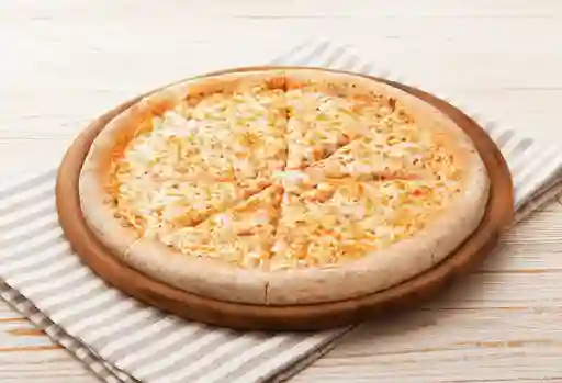 Pizza Pepperoni & 3 Quesos Familiar 