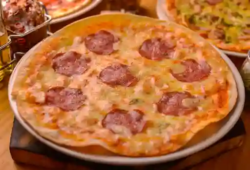 Pizza Salami Genovés Queso Azul