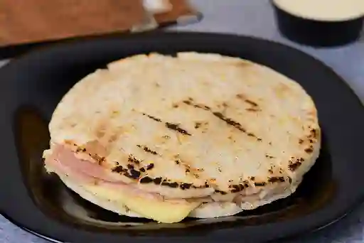 Arepa Jamón Queso