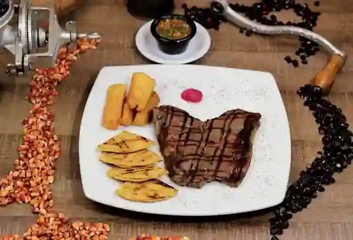 Carne con Arepa y Yuca
