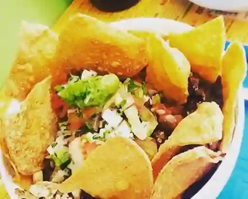 Nachos con Frijol