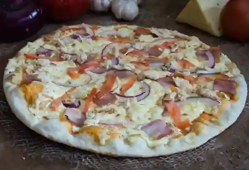 Pizza Pollo Tocineta + GASEOSA GRATIS