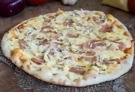 Pizza Pollo Miel Mostaza + GASEOSA GRATIS