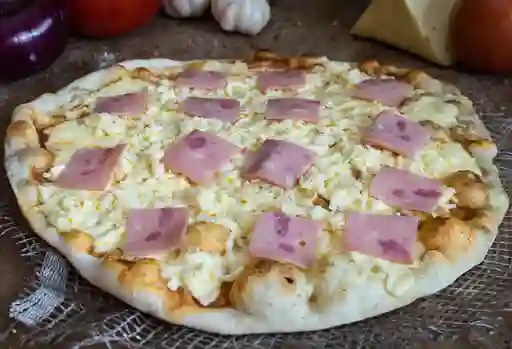 Pizza Queso y Jamón + Gaseosa Gratis