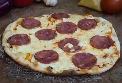 Pizza Salami + GASEOSA GRATIS 