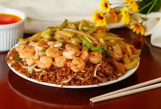 Arroz con Camarones y Chop Suey