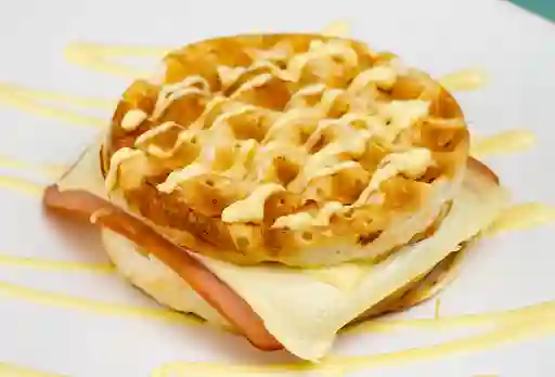 Sándwich Waffle Jamón y Queso