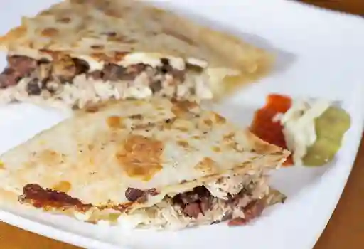 Quesadilla Gringa Chorizo