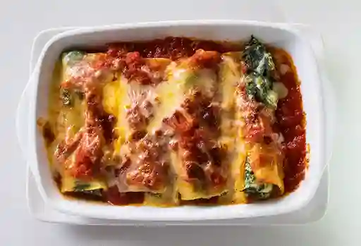 Cannelloni con Espinacas y Ricotta en Salsa Romana