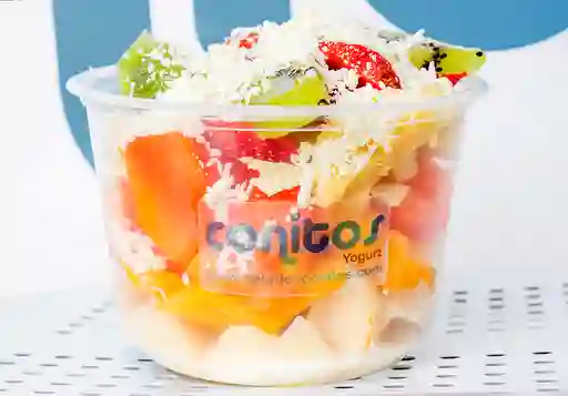 Ensalada de Frutas con Helado de Yogurt