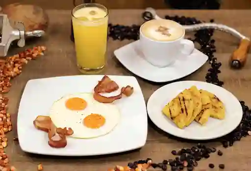 Huevos al Tiesto con Tocineta