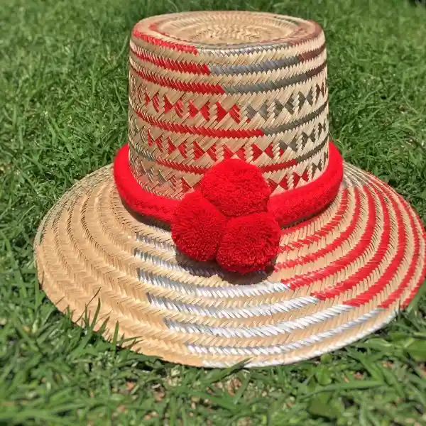 Wayuu Sombrero Tejido En Hoja De Palma Con Trenza Y 3 Pompones