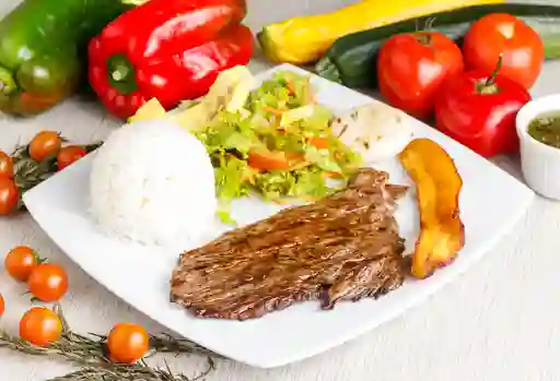 Menú con Res Sopa y Jugo