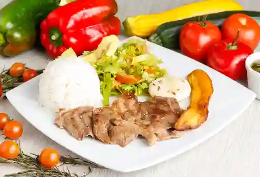 Menú con Cerdo Sopa y Jugo
