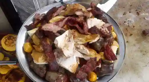 Picada con Gallina y Carne