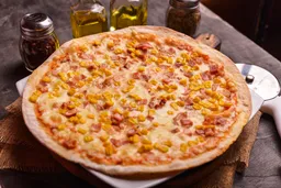 Pizza Tocineta y Maíz