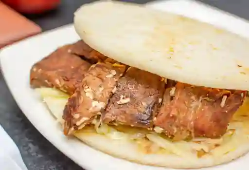 Arepa con Lomo