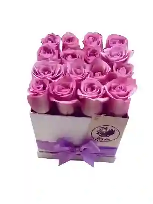Caja cuadrada blanca 16 rosas lila