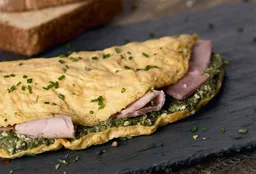 Omelette Jamón, Ricotta y Espinaca